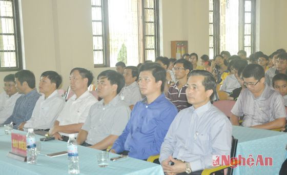 Các đại biểu tham dự buổi lễ trao giải