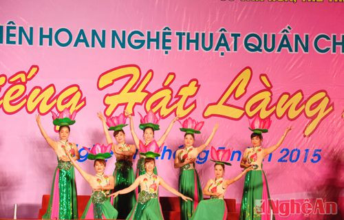 Những lời ca, điệu múa được đoàn nghệ thuật quần chúng tỉnh Thái Nguyên đầu tư công phu, mang lại sự mãn nhãn cho khán giả