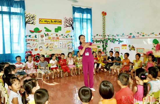 Giờ học ở Trường Mầm non xã Châu Đình (Quỳ Hợp).