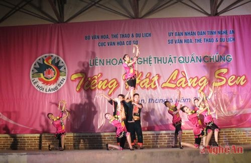 Tiết mục văn nghệ tham dự chương trình