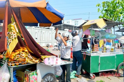 Giải toả hành lang an toàn giao thông (khu vực Bệnh viện Hữu nghị Đa khoa tỉnh).