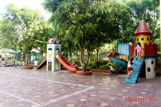 Sân chơi cho trẻ ở Trường Mầm non Hưng Bình.