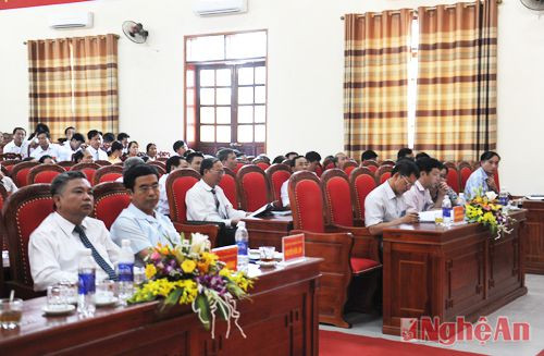 Các đồng chí lãnh đạo tỉnh về dự Đại hội Đảng bộ huyện Quỳnh Lưu