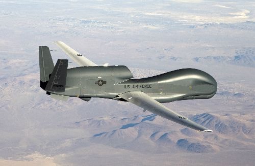 Và máy bay không người lái Global Hawk  đã được cử để theo dõi tình hình của Trung Quốc Nguồn: af.mil