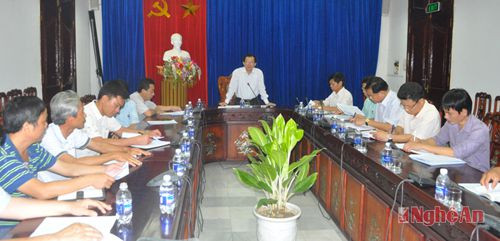 Đồng Chí Đinh Viết Hồng – Phó chủ tịch UBND tỉnh chủ trì  buổi làm việc.