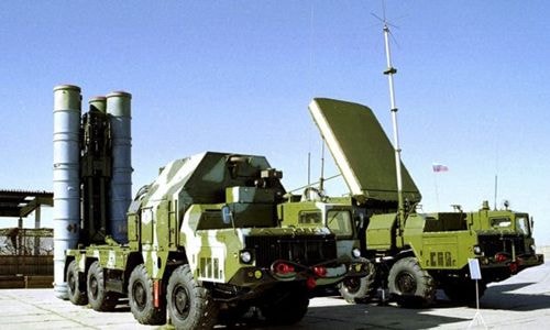 Hệ thống tên lửa S-300 của Nga. Ảnh: AP