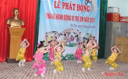 Văn nghệ chào mừng