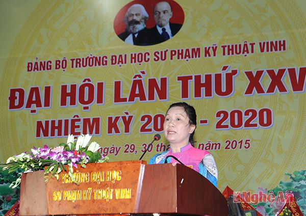 Phó Bí thư Đảng ủy, Hiệu trưởng Trường đại học SPKT Vinh đọc bá