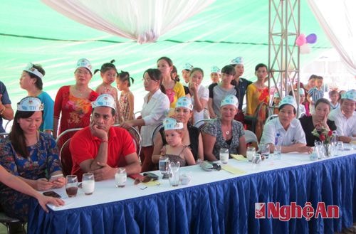 Đại diện phòng giáo dục và công ty dự hội thi