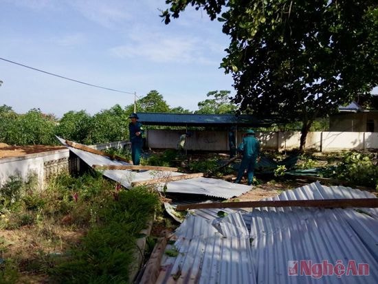 Địa phương đang chỉ đạo người dân khắc phục thiệt hại do lốc xoáy xảy ra