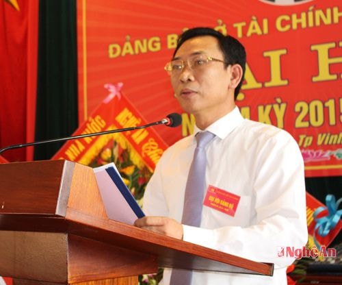 Đồng chí Nguyễn Xuân Hải - Bí thư Đảng bộ, Giám đốc Sở Tài chính trình bày báo cáo đại hội.