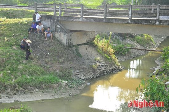 Kênh Lê Xuân Đào (Hưng Xuân) cạn kiệt nước trong mùa này
