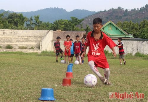 Bài tập đi bóng, qua người được