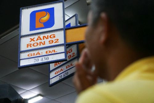 Theo cơ quan điều hành, giá thế giới đang giảm nên có cơ hội xem xét điều chỉnh giá trong nước hoặc giảm mức sử dụng quỹ bình ổn. 