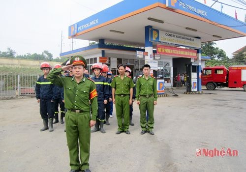 Tập trung lực lượng triển khai diễn tập