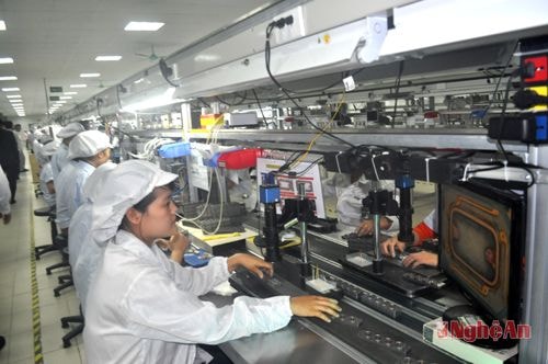 Nhiều cơ hội cho người lao động tại Công ty điện tử BSE - một công ty do Hàn Quốc đầu tư tại Khu công nghiệp Nam Cấm.