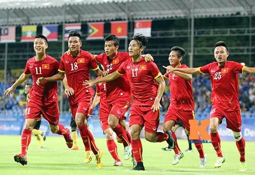 Mạc Hồng Quân (số 17) mở tỉ số cho U23 Việt Nam.Ảnh Internet