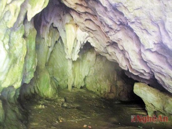 Hang Thằm Lạn.