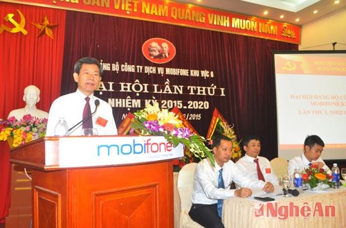 Đồng chí Nguyễn Văn Tung - Phó Bí thư Đảng ủy Tổng Công ty Viễn thông Mobifone phát biểu tại Đại hội