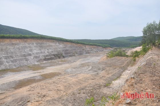 Toàn cảnh cụm công trình đầu mối Dự án hồ chứa nước bản Mồng