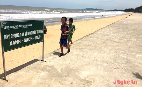 Bãi biển Quỳnh Phương, Thị xã Hoàng Mai được giữ vệ sinh sạch đẹp.