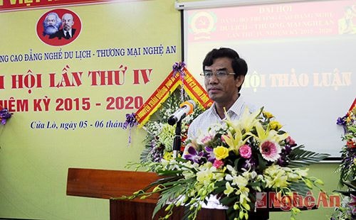 Đồng chí Doãn Tiến Dũng - Phó Bí thư Thị ủy, Chủ tịch UBND TX. Cửa Lò phát biểu chỉ đạo đại hội