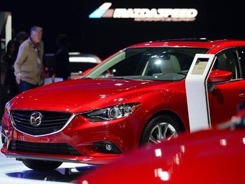  Mẫu xe Mazda 6 tại một cuộc triển lãm ở Mỹ - Ảnh: AFP