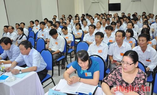 Các đại biểu dự đại hội tập trung lắng nghe, đóng góp ý kiến cho Đại hội về mục tiêu, phương hướng, giải pháp nhiệm kỳ 2015-2020