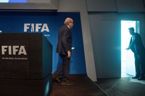  Ngày 2/6/2015: Chủ tịch FIFA Sepp Blatter tuyên bố từ chức, chấm dứt 17 năm 