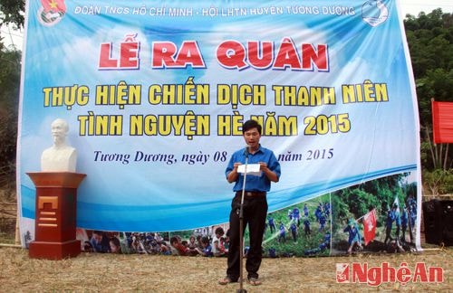 Đại diện cho gần 15000 đoàn viên trong huyện Tương Dương đọc lời tuyên thệ.