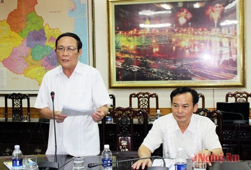 Ông Hồ Đức Thành – Chủ tịch Hội Hỗ trợ gia đình liệt sỹ tỉnh báo cáo về kế hoạch tổ chức sự kiện giao “Thắp sáng ngọn lửa tri ân - Ấm tình đồng đội” Ông Hồ Đức Thành – Chủ tịch Hội Hỗ trợ gia đình liệt sỹ tỉnh báo cáo về kế hoạch tổ chức sự kiện giao “Thắp sáng ngọn lửa tri ân - Ấm tình đồng đội”