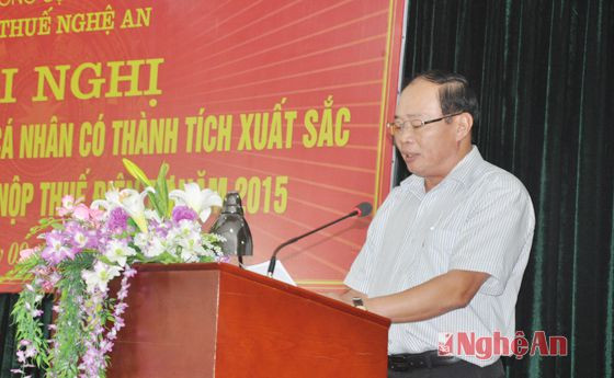 Đồng chí Nguyễn Hồng Hải- Phó Cục trưởng, Cục Thuế Nghệ An báo cáo công tác triển khai NTĐT
