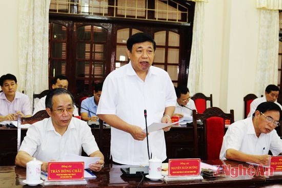 Đồng chí Nguyễn Xuân Đường cho rằng trong dự thảo báo cáo chính trj còn chưa nêu bật được những chỉ tiêu đã đạt được trong nhiệm kỳ qua
