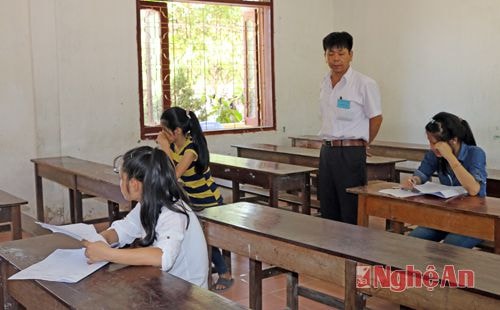 Nhiều thí sinh cuối giờ thi vãn chưa hoàn thành bài thi