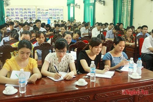 Các đại biểu tới tham dự