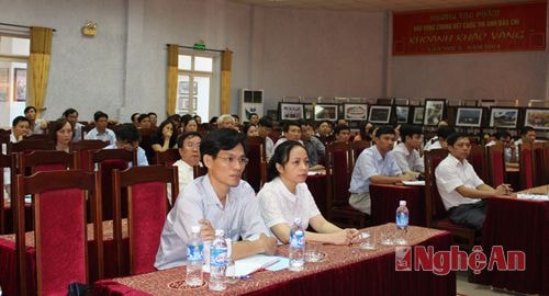 Các báo cáo viên tham dự hội nghị