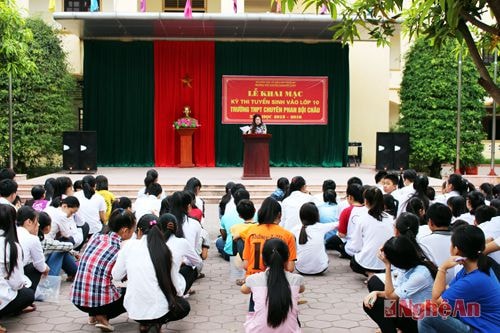 Sáng 12/6, Trường THPT Phan Bội Châu tổ chức  kỳ thi tuyển sinh lớp 10 năm học 2015 – 2016