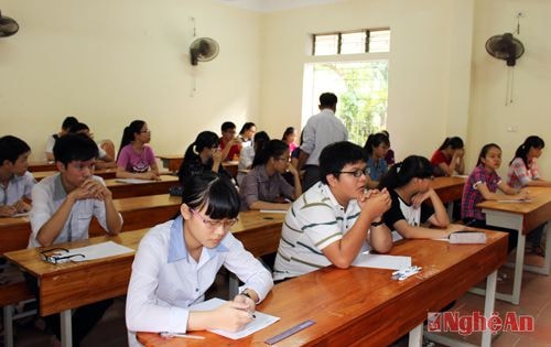 Điểm thi được tính bằng điểm môn chuyên nhân hệ số 3 nên trước khi bước vào kỳ thi nhiều thí sinh lo lắng đề thi sẽ khó mới có thể phân loại thí sinh