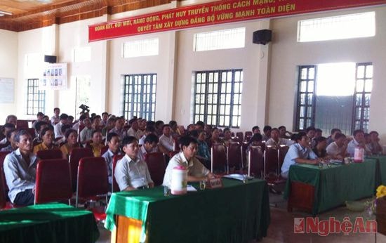 Toanfn cảnh buổi tiếp xúc