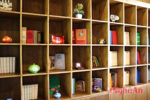 Trung tâm văn hóa - giáo dục còn có một thư viện mi ni