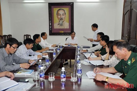 Các đại biểu tham dự cuộc họp.