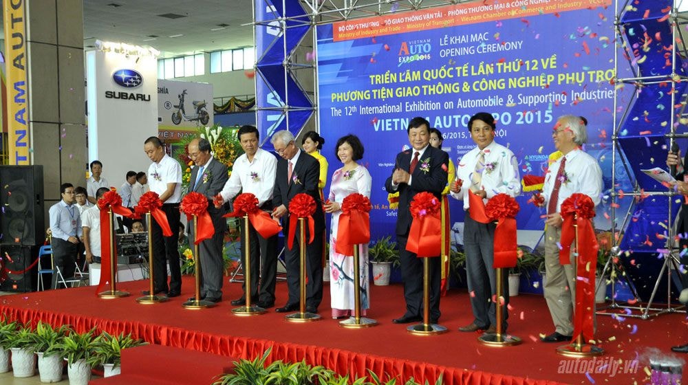  Vietnam AutoExpo 2015 chính thức khai mạc và mở cửa tự do.