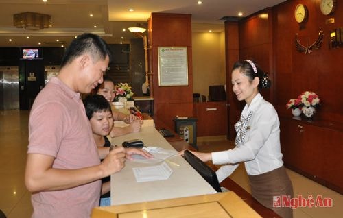 Đón tiếp khách tại Khách sạn Mường Thanh- Diễn Châu.