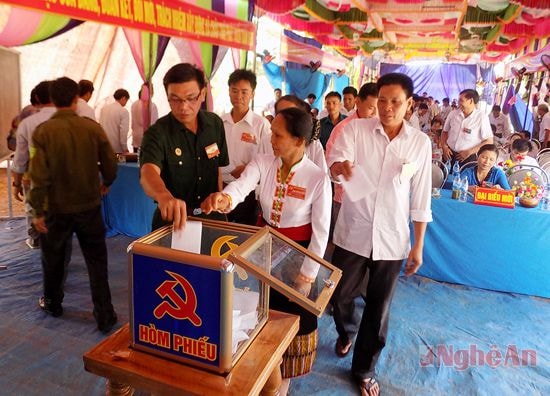 Bỏ phiếu bầu BCH nhiệm kỳ mới