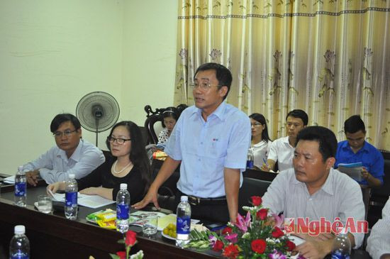 Nhà báo Hồ Ngọc Quang - Cộng tác viên tờ tin Hoàng Mai phát biểu góp ý nâng cao chất lượng tờ tin