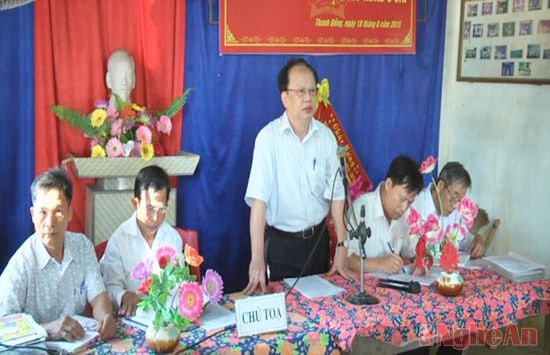 Ông Nguyễn Văn Độ- Giám đốc Sở Kế hoạch và đầu tư trình bày báo cáo dự kiến chương trình kỳ họp thứ 14 HĐND tỉnh