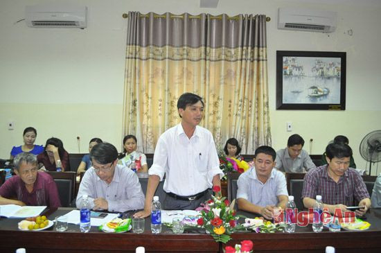 Đống chí Đậu Minh Thiện - Bí thư Đảng ủy xã Quỳnh Trang phát biểu đánh giá cao vai trò định hướng thông tin của tạp chí, báo đảng
