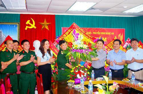 Chúc mừng Đài PTTH Nghệ An.