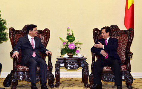 Thủ tướng Nguyễn Tấn Dũng tiếp Thứ trưởng Bộ Chiến lược và Tài chính Hàn Quốc. Ảnh: VGP/Nhật Bắc