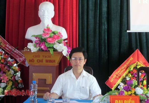 Đông chí Nguyễn Xuân Sơn chủ trì buổi tiếp xúc.